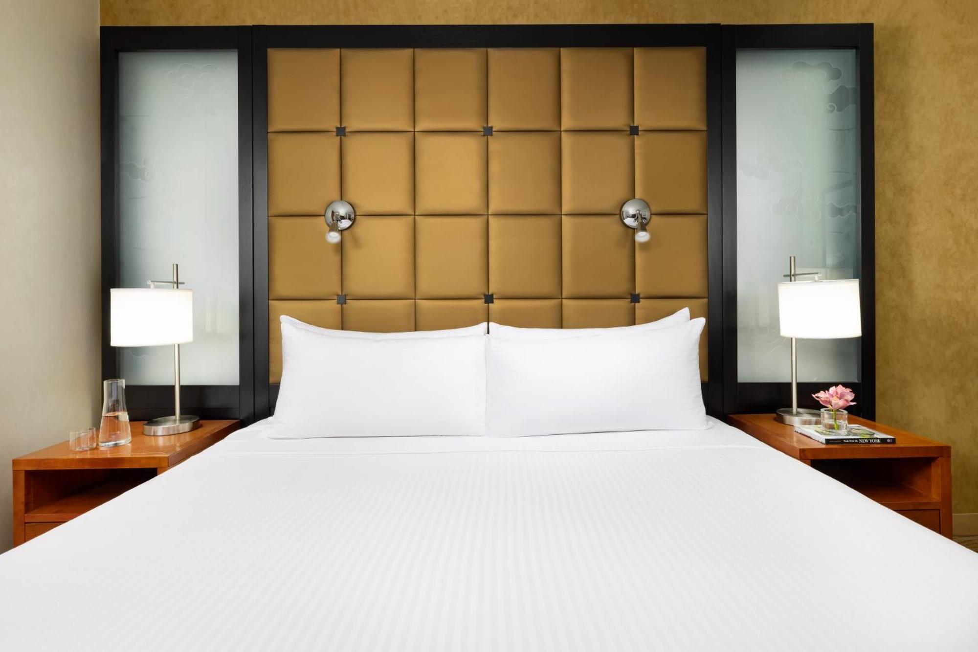 Kamer met Queensize Bed en Rolstoeltoegankelijke Douche - Geschikt voor Gasten met een Lichamelijke Beperking/Gehoorbeperking